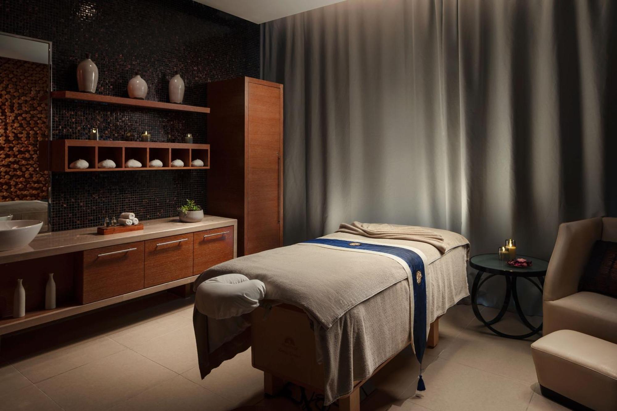 เจดับบลิว แมริออท อับเชอรอน บากู Hotel ภายนอก รูปภาพ A massage bed