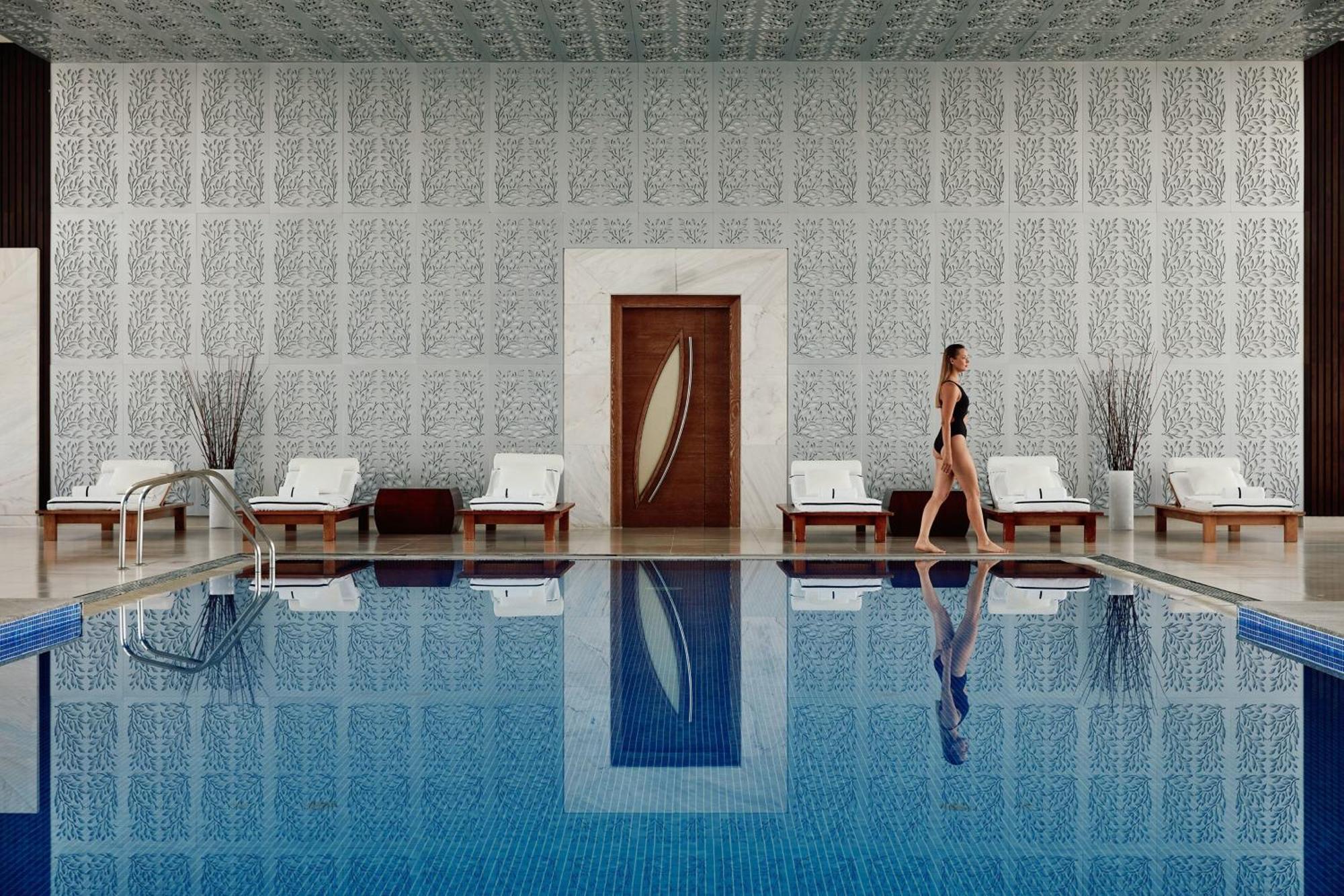 เจดับบลิว แมริออท อับเชอรอน บากู Hotel ภายนอก รูปภาพ The pool at the Four Seasons Hotel, Istanbul